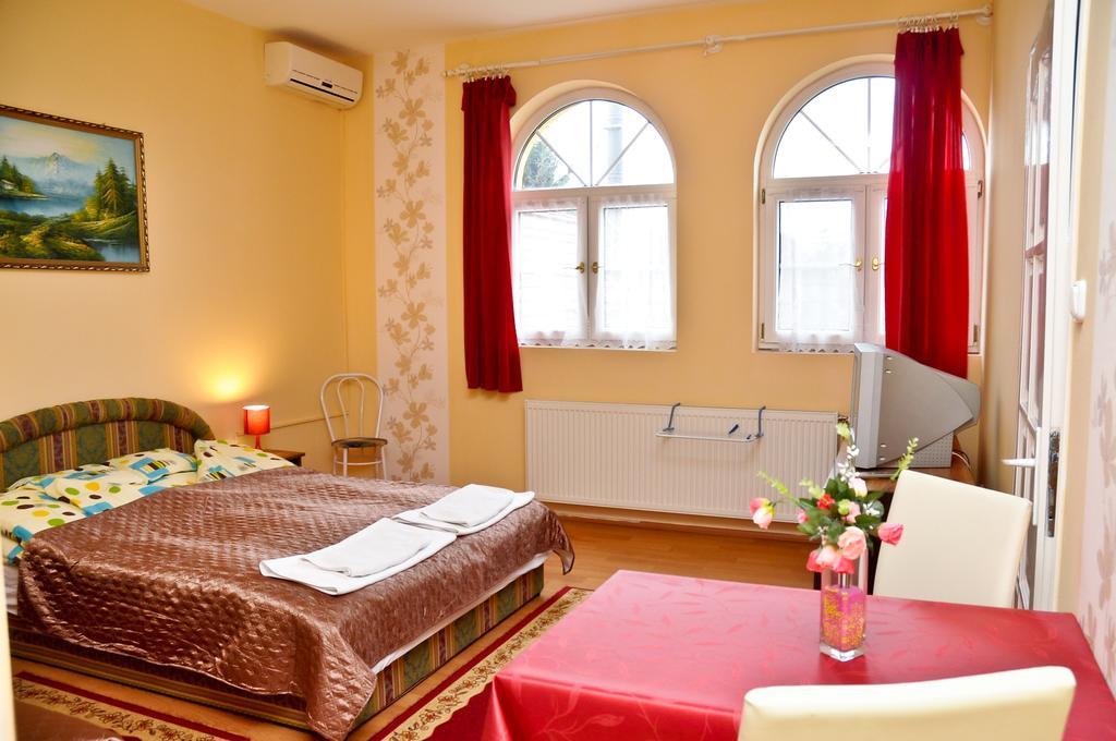 Kastely Panzio Ii. Otel Hajdúszoboszló Oda fotoğraf