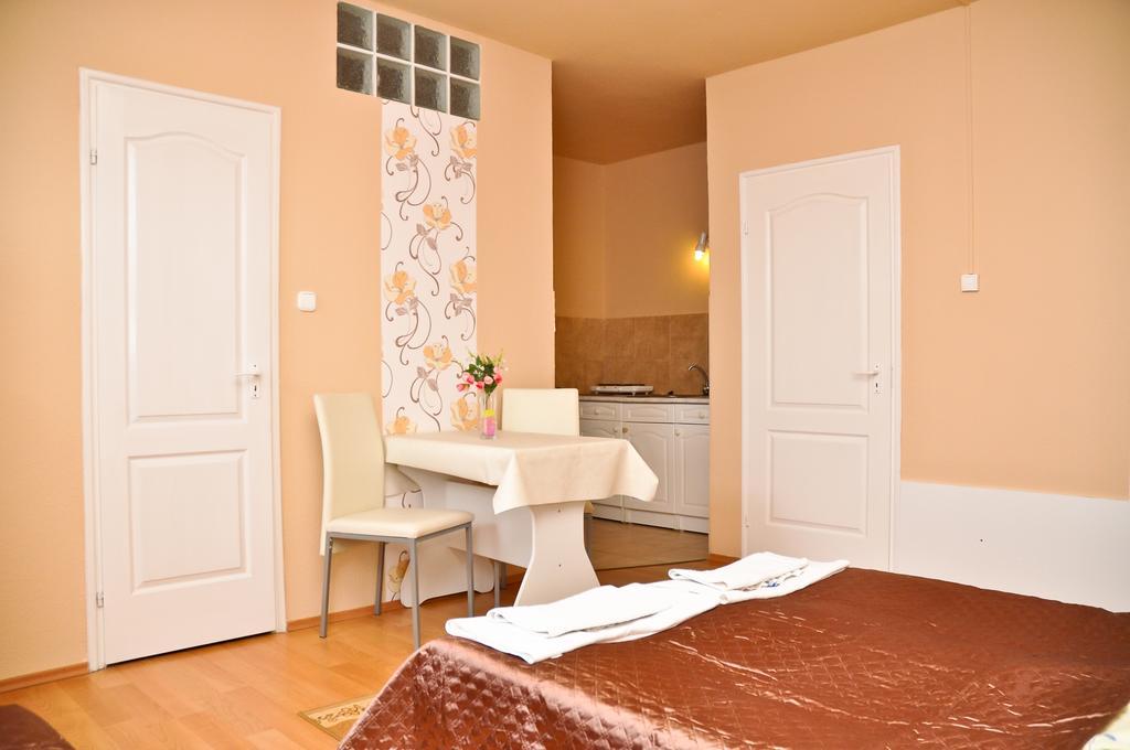 Kastely Panzio Ii. Otel Hajdúszoboszló Oda fotoğraf