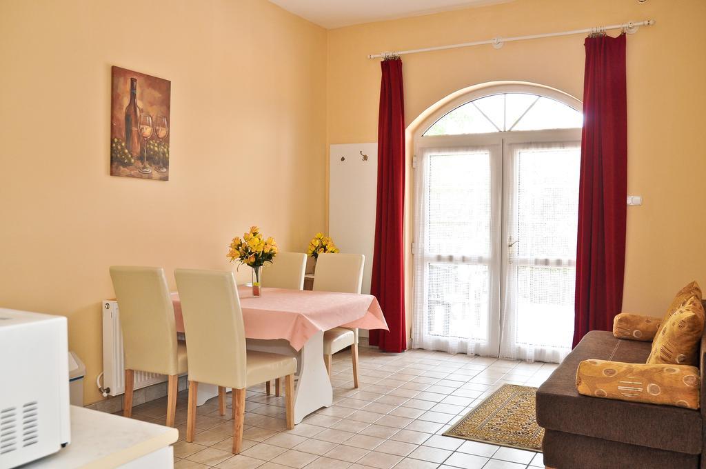 Kastely Panzio Ii. Otel Hajdúszoboszló Oda fotoğraf