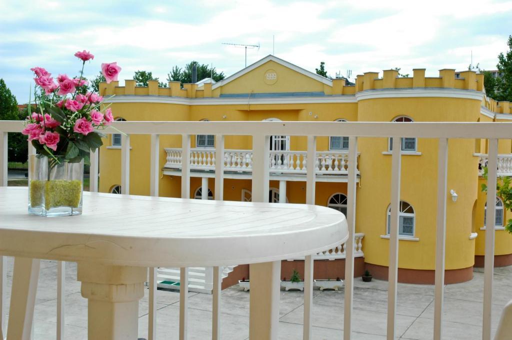 Kastely Panzio Ii. Otel Hajdúszoboszló Oda fotoğraf