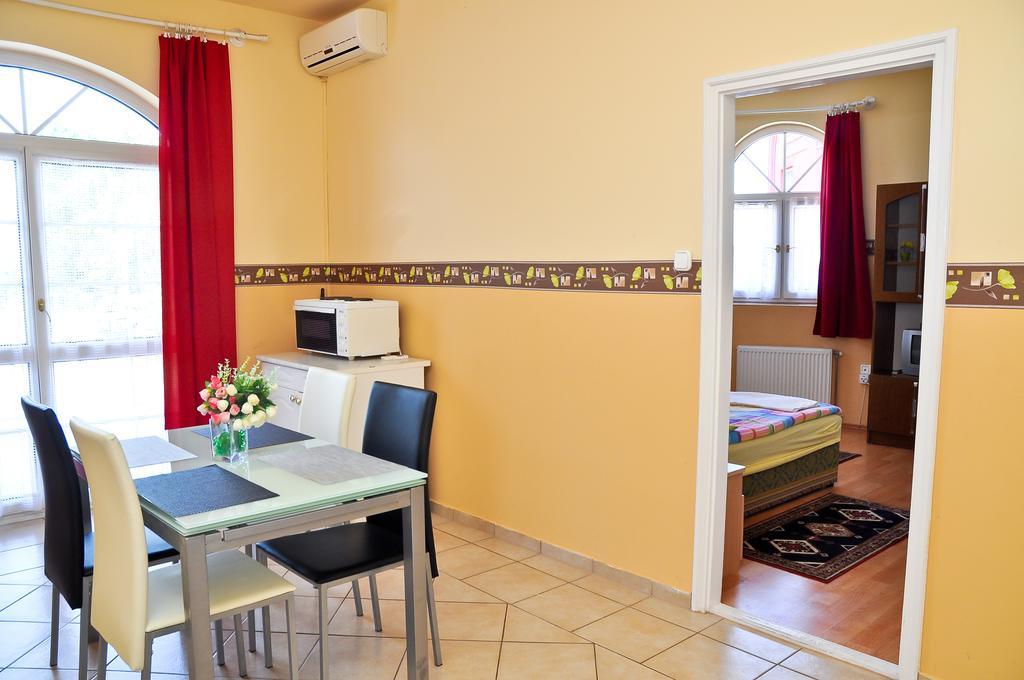 Kastely Panzio Ii. Otel Hajdúszoboszló Oda fotoğraf
